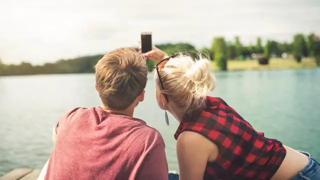 [Bintang] 5 Zodiak Ini Hobi Jatuh Cinta sama Orang yang Nggak Bisa Dimiliki