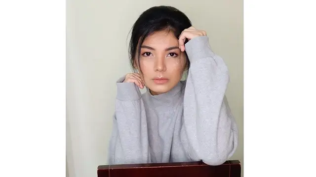 Lama Vakum, Ini 6 Potret Terbaru Intan RJ dalam Makeup Natural