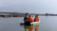 Tim gabungan hingga Minggu (16/5) masih melakukan pencarian dua korban hilang di Waduk Kedungombo. (Foto : Liputan6.com/Felek Wahyu)