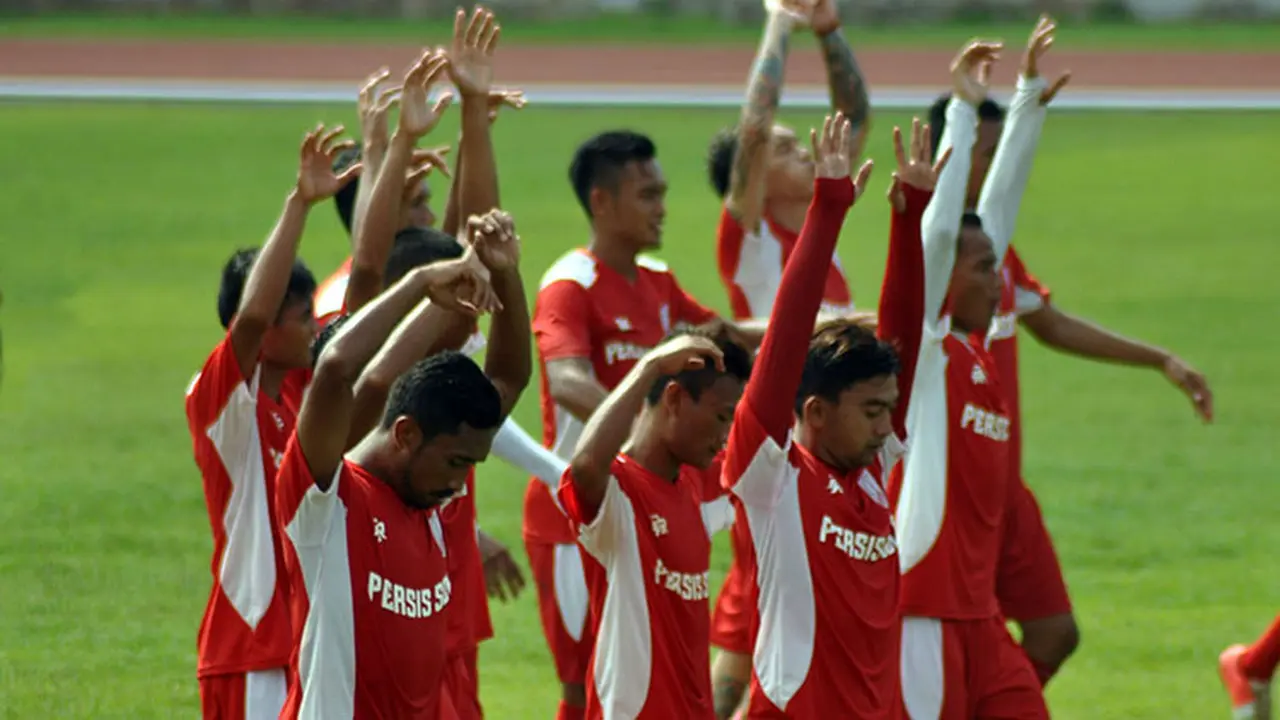 Persis Solo