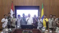 Penjabat Wali Kota Bandung Bambang Tirtoyuliono menerima audiensi Himpunan Mahasiswa Indonesia (HMI) Cabang Bandung.