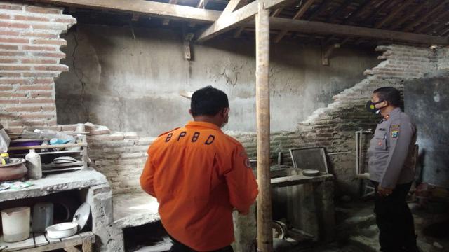 Lima Bangunan di Blitar Rusak Terdampak Gempa Malang