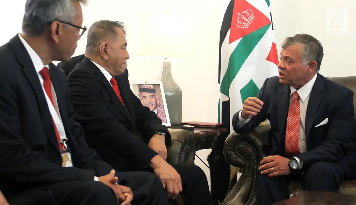 Pertemuan Menhan Ryamizard Ryacudu dengan Raja Yordania Abdullah II saat menghadiri Sofex Yordan Exhibition 2018, Selasa (8/5). Keduanya sepakat saling meningkatkan hubungan biliteral, khususnya industri pertahanan. (Liputan6.com/HO/Kemenhan)