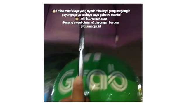Momen Saat Driver Ojek Online Lupa Bawa Jas Hujan Ini Bikin Senyum-Senyum