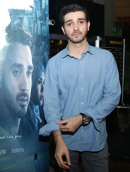 Meski demikian, Fachri Albar belum mau menceritakan film terbarunya. "Ada cuma belum berani ngomong. Masih pilih-pilih," pungkasnya. (Nurwahyunan/Bintang.com)