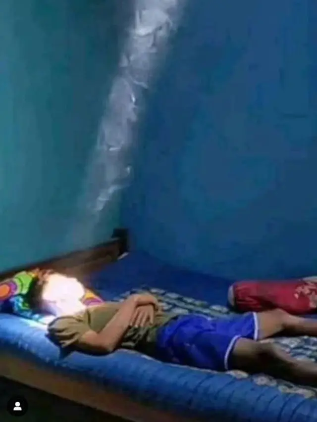 6 Momen Kena Cahaya Terang Ini Apes Banget, Bikin Senyum