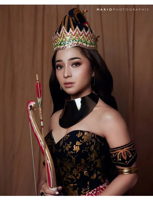 Gaya Keren Seleb Tanah Air Saat Foto Bertema Kemerdekaan Indonesia