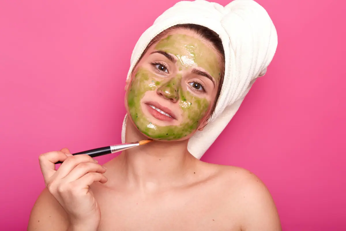 ilustrasi cara membuat masker wajah dari sayuran yang cukup unik dan bisa mencerahkan wajah/StoryTime Studio/shutterstock