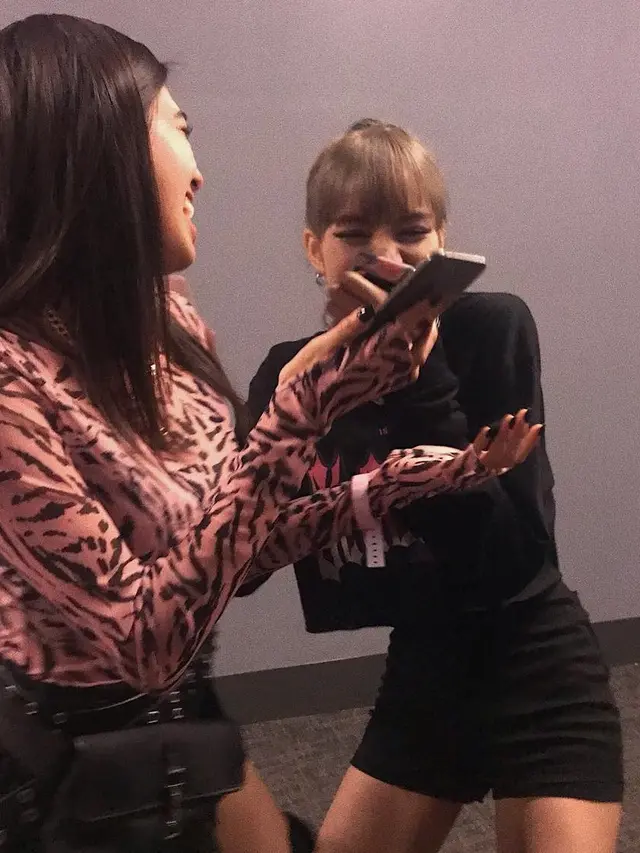 8 Potret Persahabatan Niki Zefanya dan Lisa Blackpink, Kembali Jadi Sorotan