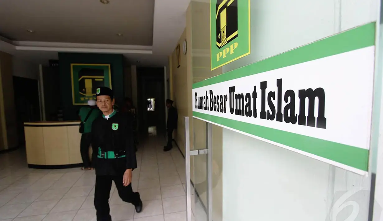 Penjagaan dilakukan  untuk mengantisipasi pendudukan paksa oleh kubu Romahurmuziy, Jakarta, Rabu (3/12/2014). (Liputan6.com/Faizal Fanani)
