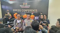 Kapolda Gorontalo, Irjen Angesta Romano Yoyol saat memberikan keterangan terkait penangkapan RT alias Risman (Arfandi Ibrahim/Liputan6.com)