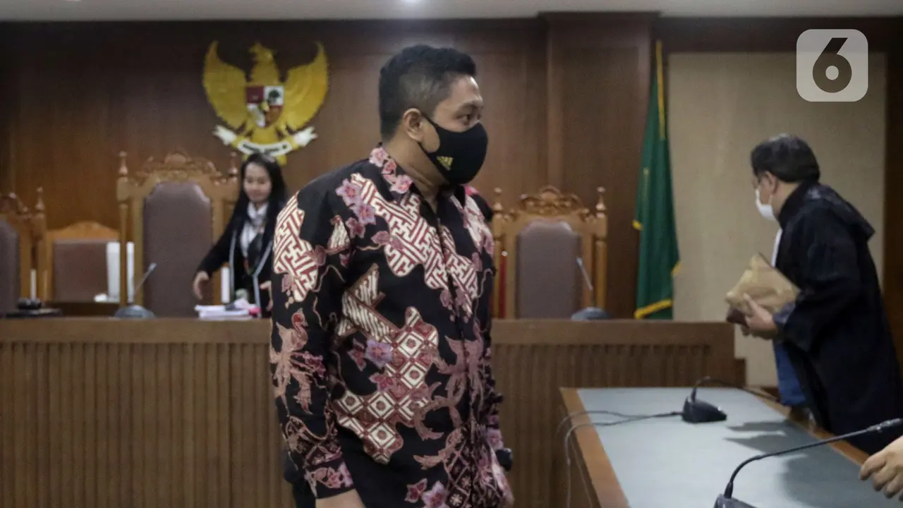 FOTO: Suap Penanganan Perkara, Mantan Penyidik KPK Stepanus Robin Pattuju Divonis 11 Tahun Penjara