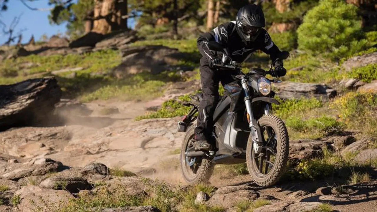 Motor Listrik Supermoto dan Dual-Sport Terbaru dari Zero