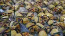 Kue-kue tradisional Rosca de Reyes dijual di toko roti sehari sebelum Epiphany atau Hari Tiga Raja, Mexico City, Meksiko, 5 Januari 2022. (AP Photo/Fernando Llano)