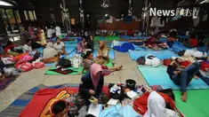 Banjir di Cipinang Melayu, Jakarta Timur, membuat sebagian warga mengungsi. Posko pengungsian banjir Jakarta yang berada di Universitas Borobudur menjadi lokasi para pengungsi. Menurut Lurah Cipinang Melayu, Angga Sastra, hingga saat ini jumlah pengu...