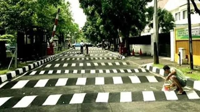 6 Penampakan Polisi Tidur Lebih dari 5 Baris di Jalanan Ini Bikin Pengemudi Malas Lewat