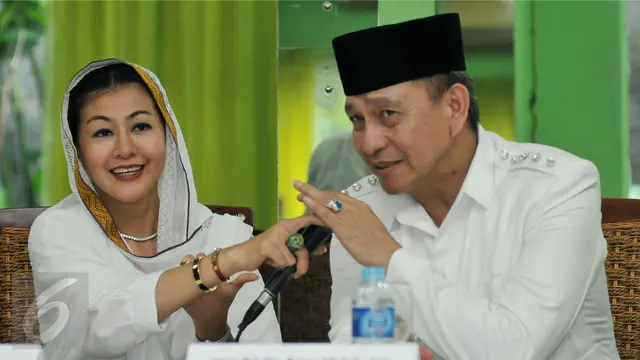 20160525-Hasnaeni 'Wanita Emas' Kenalkan Irjen Benny Sebagai Cawagub DKI-Jakarta