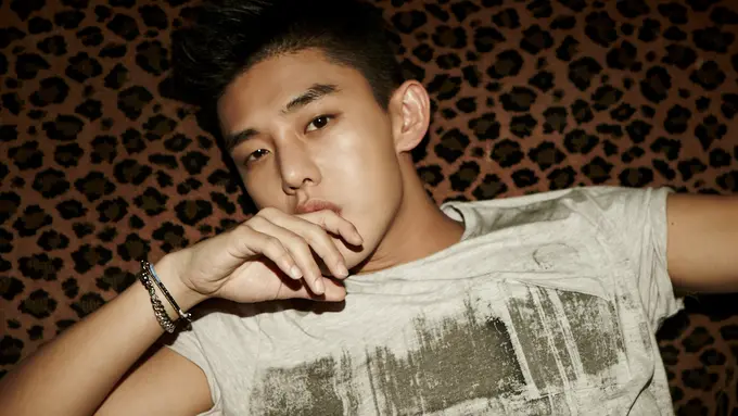 Yoo Ah In harus kembali menunda wajib militernya. 
