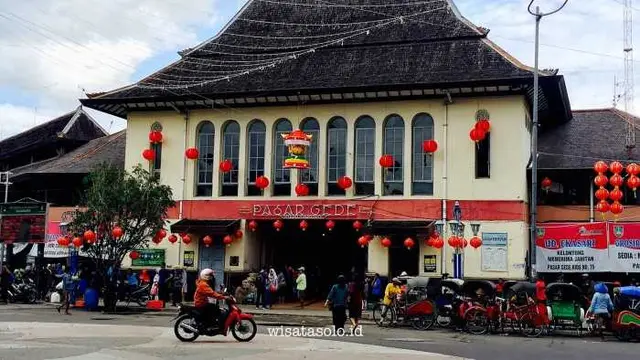 6 Pasar Tradisional yang Menjadi Tempat Berburu Jajanan