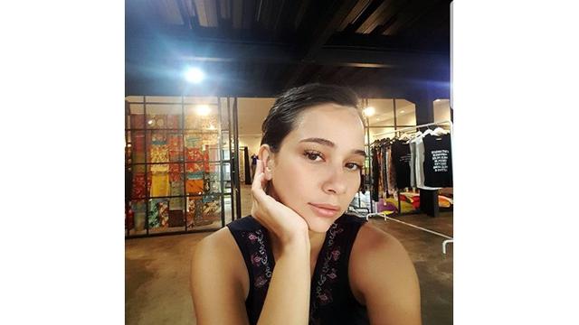 7 Potret Gianina Emanuela, Kakak Adipati Dolken yang Juga Seorang Aktris