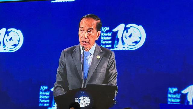 Presiden Jokowi dalam pembukaan World Water Forum ke-10 di Mangapura Hall Bali International Convention Center (BICC), Nusa Dua, Bali, Senin (20/5/2024). (Tangkapan layar YouTube Setpres RI)