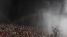 Pendukung Bali United Pusam, Semeton Dewata menyaksikan laga Piala Presiden melawan Mitra Kukar di Stadion Dipta, Bali, Kamis (3/9/2015). Pertandingan berakhir imbang 2-2. (Bola.com/Vitalis Yogi Trisna)