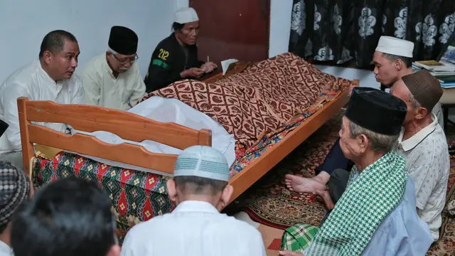 [Bintang] Marini Zumarnis Berduka