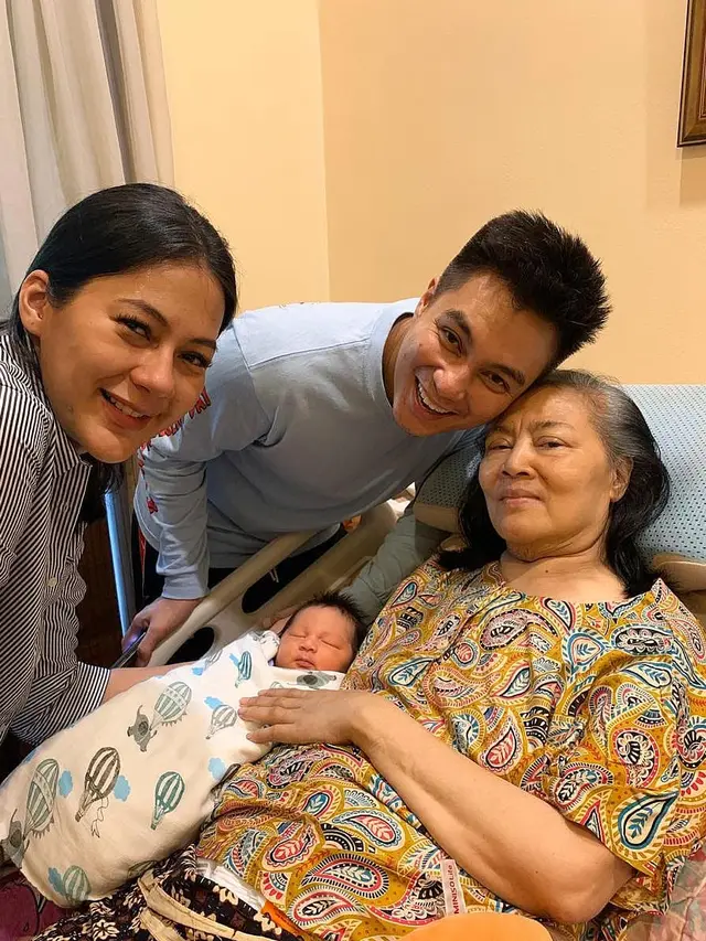 Jarang Tersorot, Ini 6 Momen Kiano Tiger Wong Bareng Kakek dan Neneknya