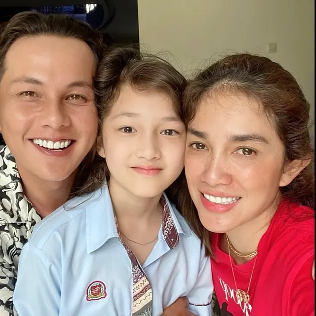 6 Potret Andhika Pratama Bareng Putrinya Elea, Foto Masa Kecilnya Disebut Mirip
