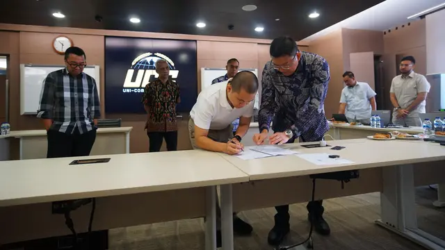 Penandatanganan Akta UCC