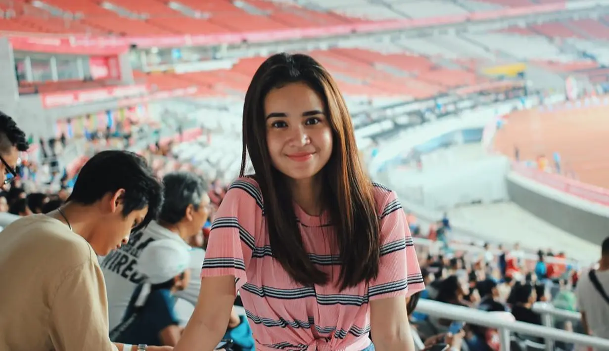 Michelle Ziudith mulai merambah dunia hiburan saat ikut berpartisipasi dalam ajang Miss Celebrity tahun 2009 silam. Aktris berdarah campuran Belanda ini lahir di Medan 24 tahun silam. (Liputan6.com/IG/@michelleziu)