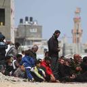 Di Antara Reruntuhan Bangunan Masjid, Umat Muslim di Gaza Laksanakan Salat Jumat Terakhir Ramadan 1447 Hijriah