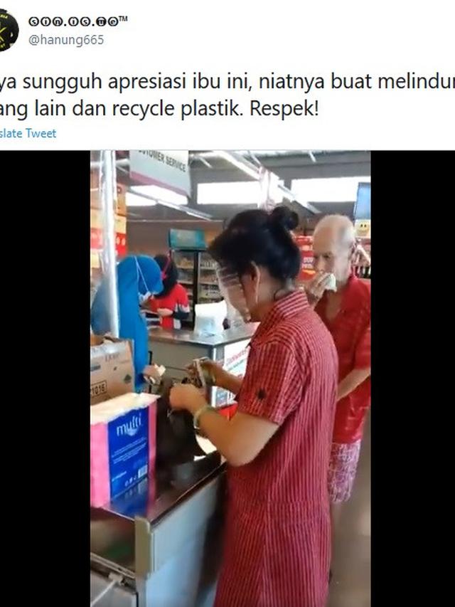 Ibu ini modifikasi botol plastik bekas sebagai pengganti masker