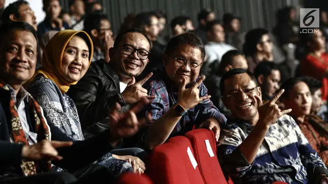 Gaya Sejumlah Menteri Kabinet Kerja Nonton Bareng Konser Slank
