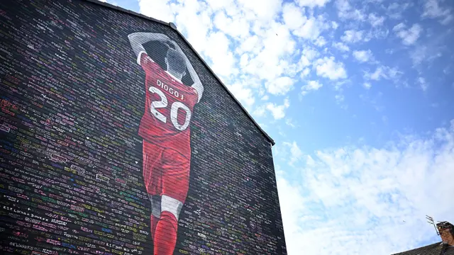 Foto: "Forever 20", Mural Baru untuk Penghormatan Mendiang Diogo Jota