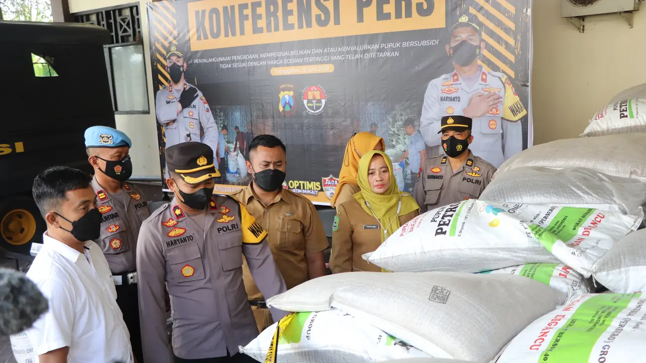 Polisi menangkap satu tersangka penyalagunaan pupuk bersubsidi di Trenggalek.