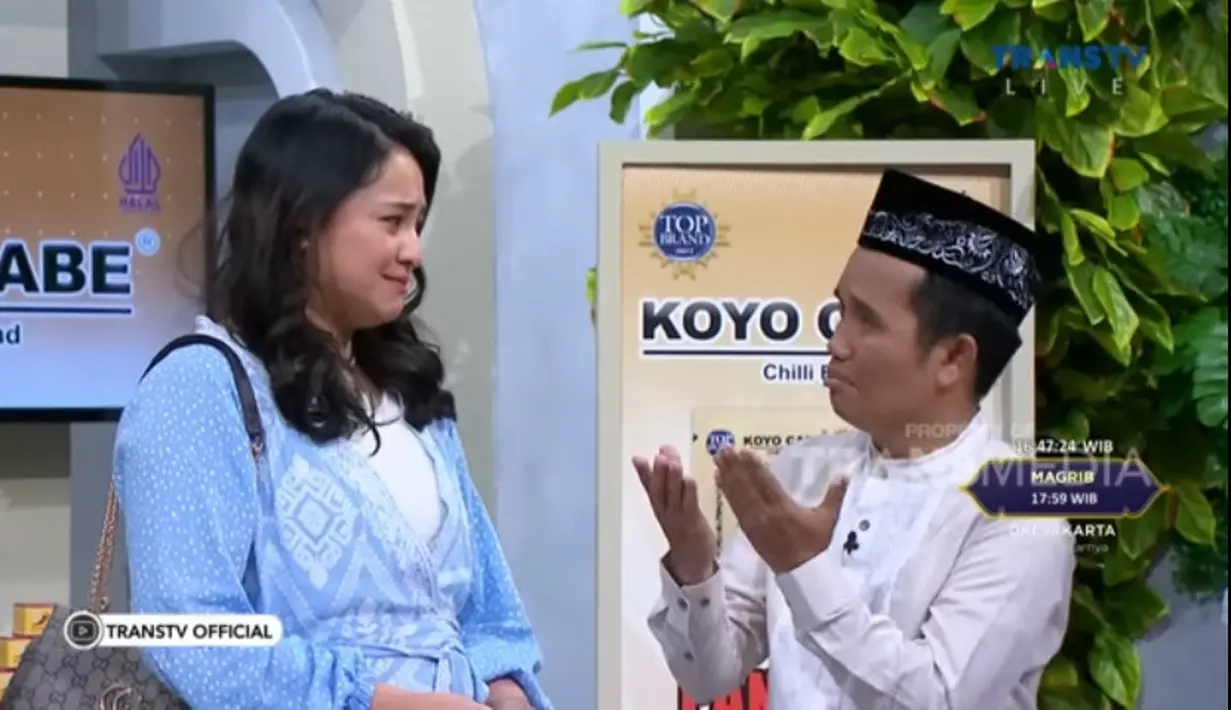 Selain itu, saat putrinya mengambil raport, Marshanda juga tak pernah terlibat. "Jadi yaa mau berdoa saja aku takut. Karena takut nggak akan terjadi" kata Marshanda. [Youtube/TRANS TV Official]