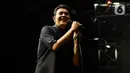 <p>Suara merdu dan lantunan musik khas Tulus berhasil menghibur para penonton. (Liputan6.com/Herman Zakharia)</p>