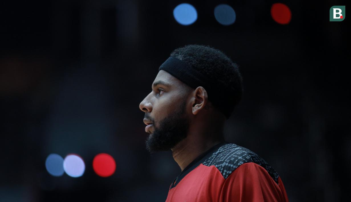 Pebasket Indonesia, Maruqes Bolden saat sesi pemanasan sebelum matchday pertama Grup A FIBA Asia Cup 2022 melawan Timnas Arab Saudi di Istora Senayan, Jakarta, Selasa (12/07/2022). (Bola.com/Bagaskara Lazuardi)