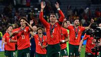 Dengan gelar juara UEFA Nations League 2025, Cristiano Ronaldo menegaskan statusnya sebagai salah satu pemain terbesar sepanjang masa. (Tobias SCHWARZ/AFP)