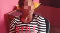 Pelaku istri bunuh suami inisial SS saat diinterogasi Polres Siak. (Liputan6.com/M Syukur)