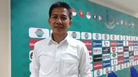Pelatih Vietnam U-19, Hoang Anh Tuan. (Bola.com/Zaidan Nazarul)