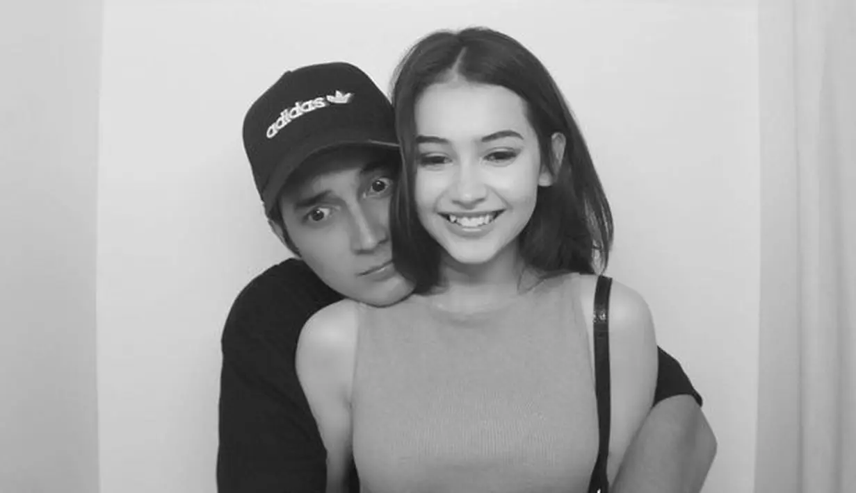 <p>Gaya pacaran Sandrinna Michelle dan Junior Roberts menuai kritik karena dinilai terlalu berlebihan. Banyak yang tak setuju dengan cara mereka memperlihatkan kemesraan. [Foto: instagram.com/sandrinna_11]</p>