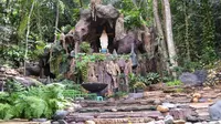 Mencari Ketenangan Batin di Gua Maria Padang Bulan