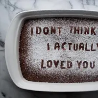 Roti-Roti Ini Beri Beberapa Alasan Putus Paling Umum. Sumber : mymodernmet.com.