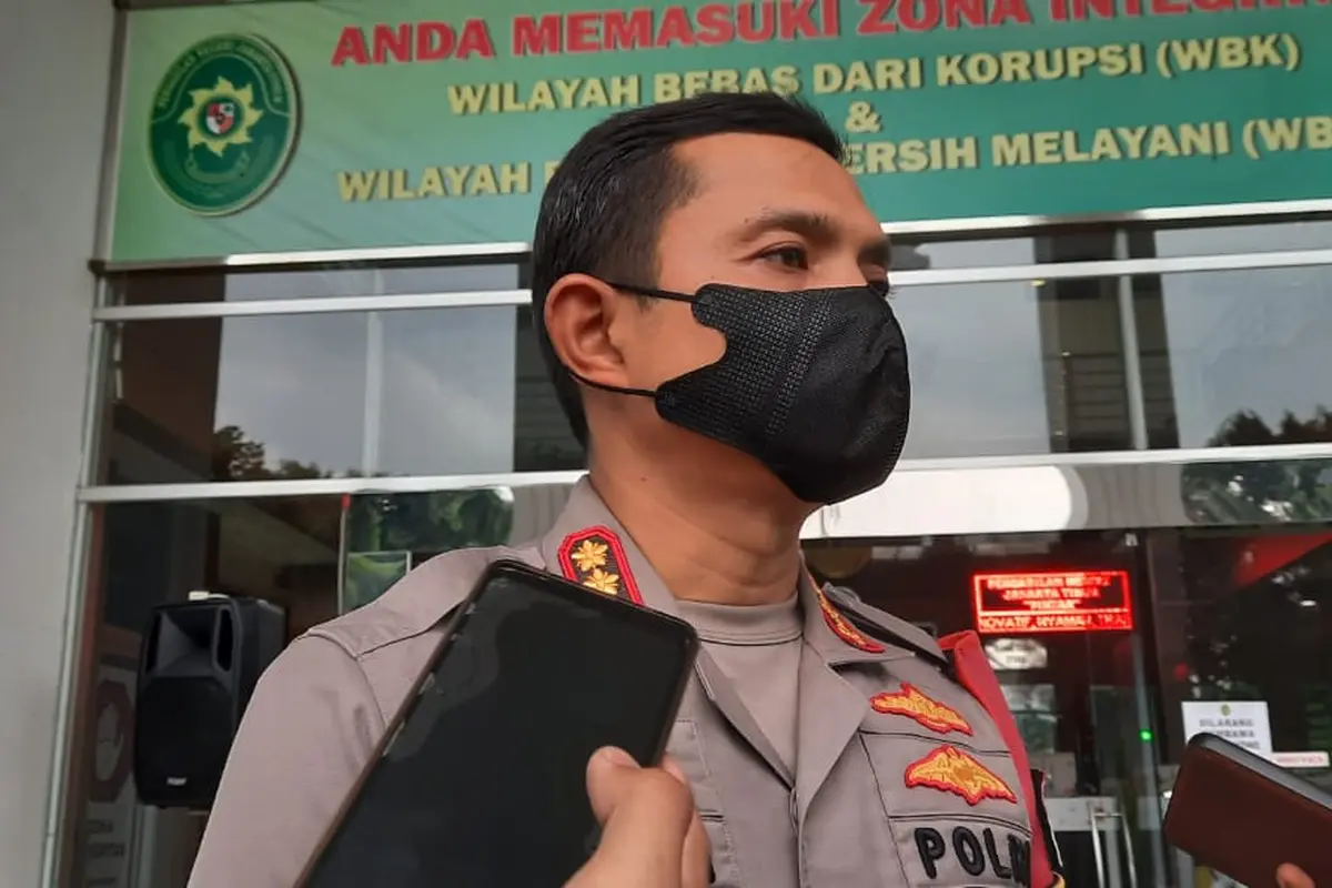 Kapolres Metro Jakarta Timur, Kombes Pol Erwin Kurniawan di PN Jaktim (Merdeka/Bachtiarudin Alam)