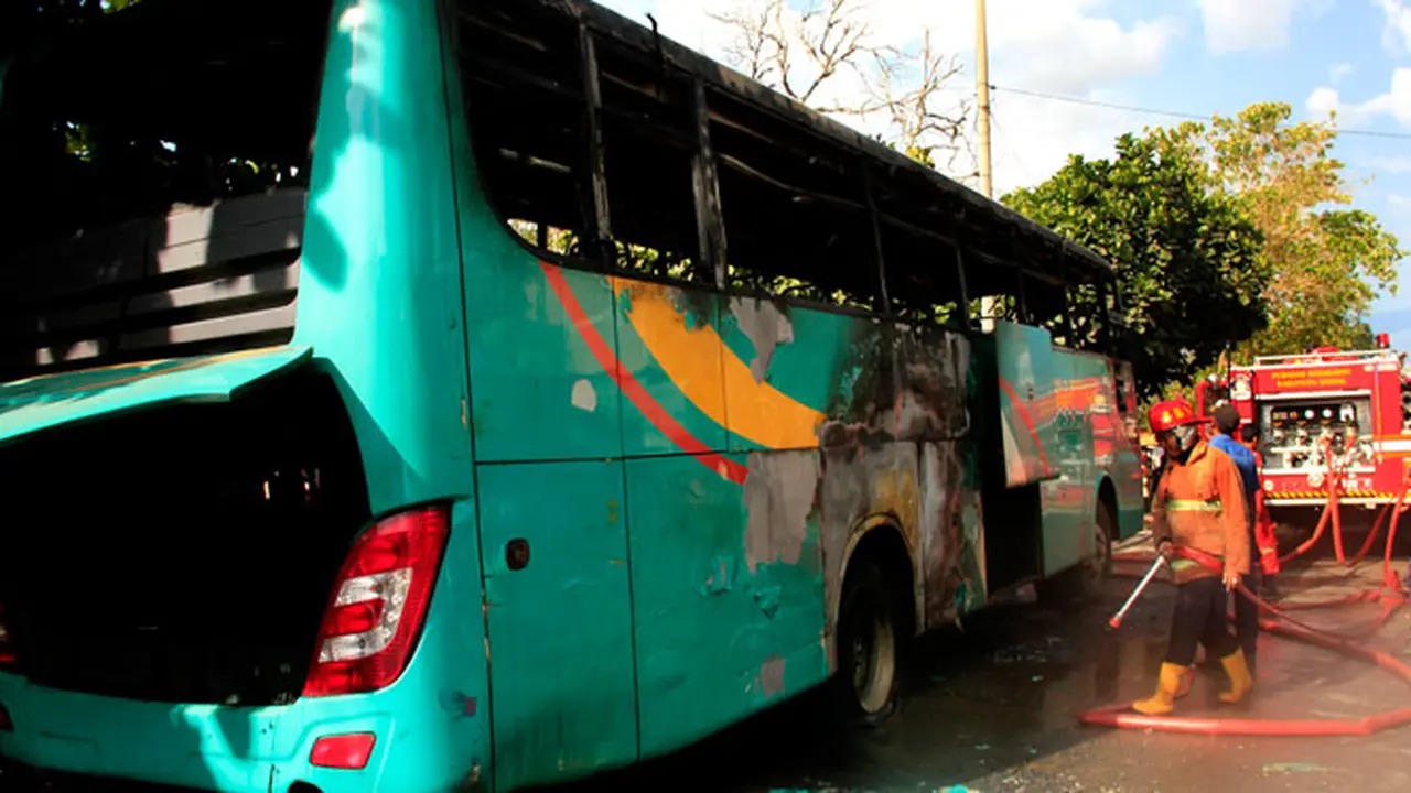 Bus Akap Terbakar