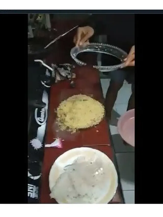 6 Wadah Pengganti Mangkuk Untuk Makan Mi Instan Ini Bikin Ngakak