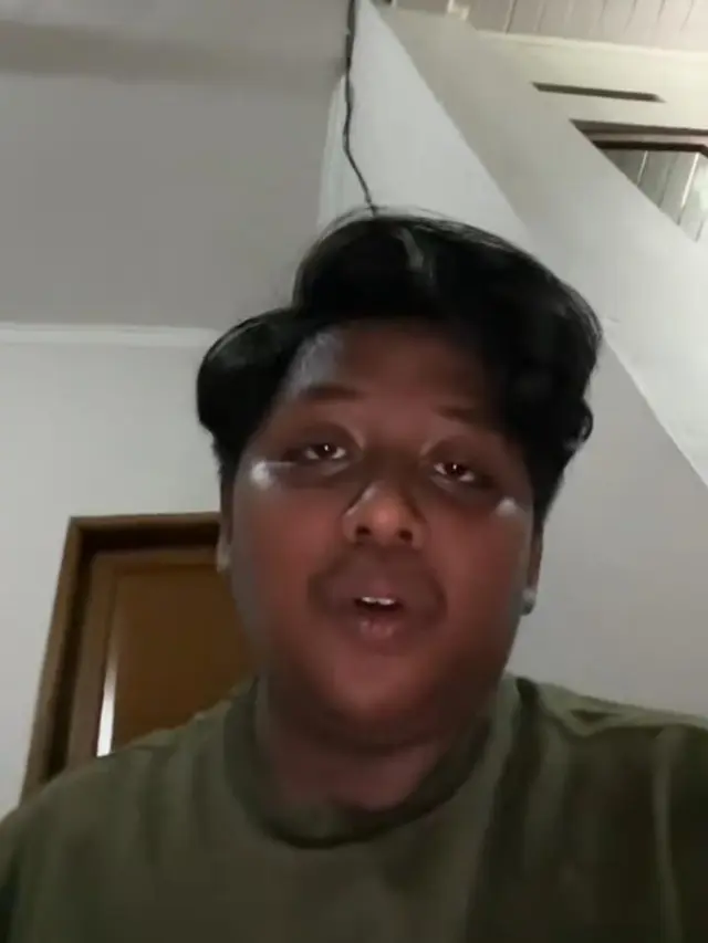 Cowok Ini Dihujat Netizen Karena Punya Cewek Cantik, Sampai Harus Minta Maaf Segala