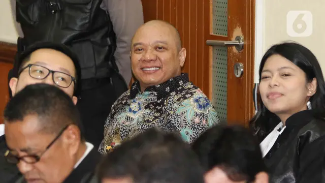 Teddy Minahasa Penuh Senyum saat Jalani Sidang Vonis Kasus Narkoba